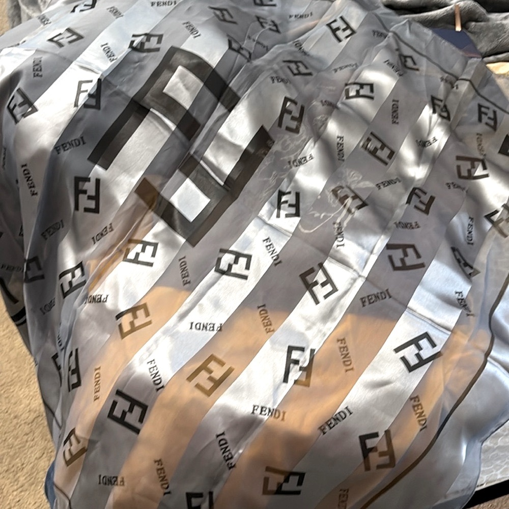 Fendi Logo Patterned Scarf - Gray and Black